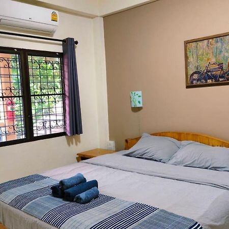 The Shire Guesthouse Чиангмай Экстерьер фото