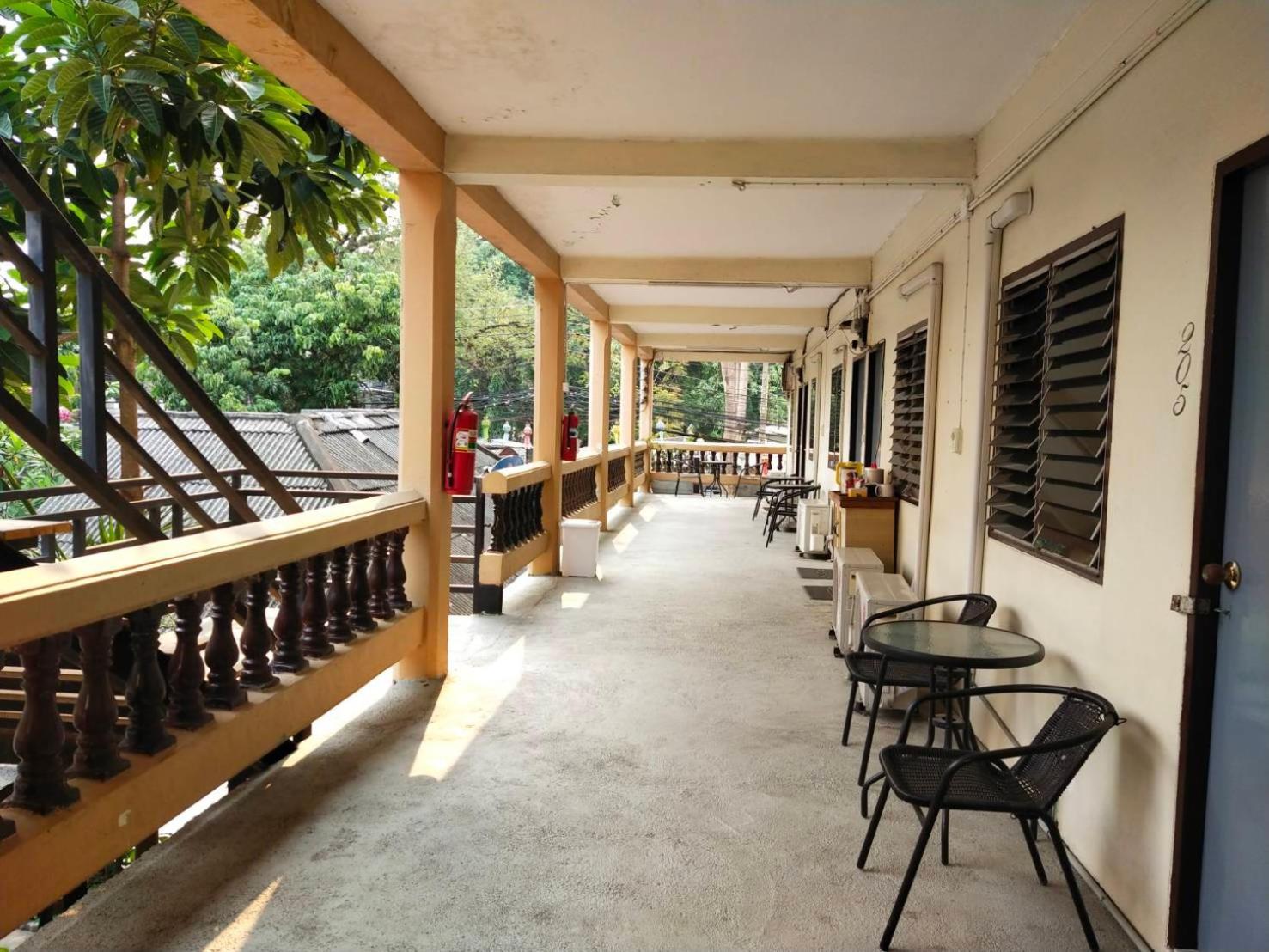 The Shire Guesthouse Чиангмай Экстерьер фото