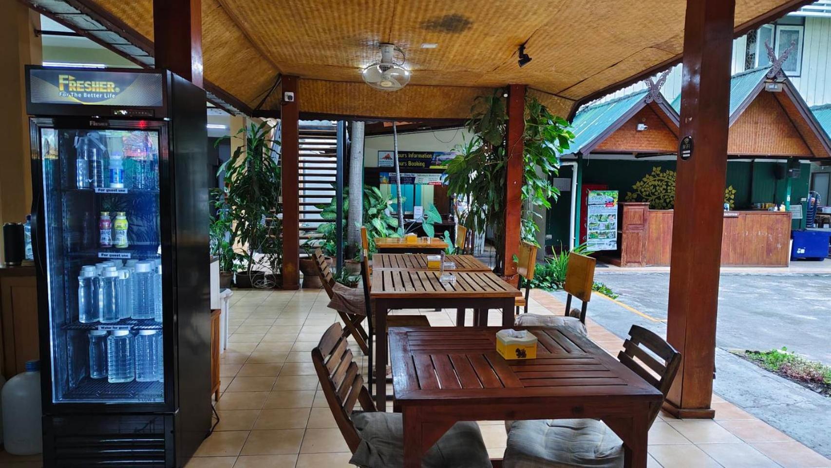 The Shire Guesthouse Чиангмай Экстерьер фото